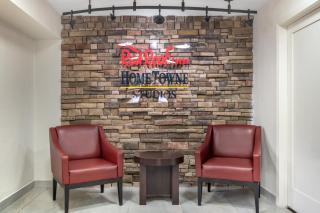 HomeTowne Studios by Red Roof Greenville - 3