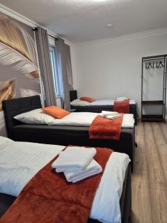 Luxsuite Still und Komfort 1 Balkon Grill TV-75 Zoll - Dinslaken - 1