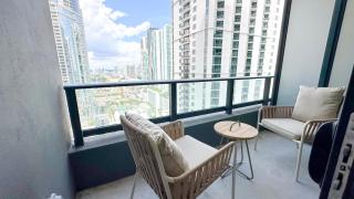 Stylish One Bedroom in the heart of vibrant Downtown- Daily resort fee and parking not included - Miami - 7