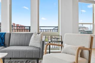 Upscale 2-Bedroom Condo with Stunning City Views - Birmingham - 3