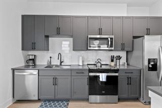Upscale 2-Bedroom Condo with Stunning City Views - Birmingham - 1