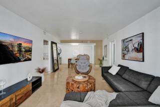 Deluxe 2 Bedroom Condo with Ocean View and Beach Amenities 1114 - Miami Beach - 0