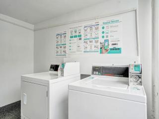 Beautiful Oceanview Condo 2 Bedrooms, 2 Bathrooms with Beach Service 709 - Miami Beach - 0