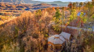 Smoky Mountain Chalet with Swim Spa- Theater- Pool Table- Pet Friendly - Gatlinburg - 8