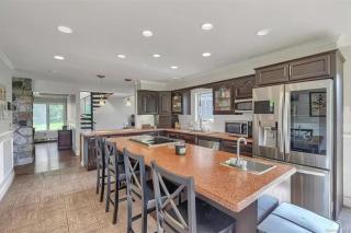 The Hilltop Fenced 8-Acre Dog-Friendly Retreat - Warwick - 2