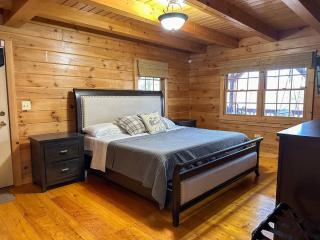 Spacious Log Home in Warwick - Warwick - 3