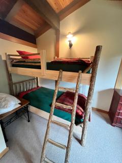 Sun West Lodge - - 5
