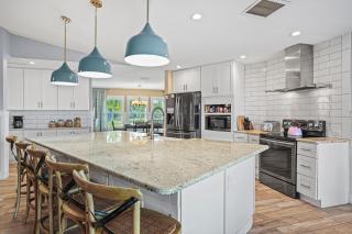 Schell-Topia Lake Front - Lochmoor Waterway Estates - 8