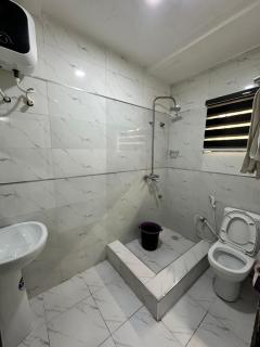Spacious and luxurious studio apartment in OguduGRA - Lagos - 4