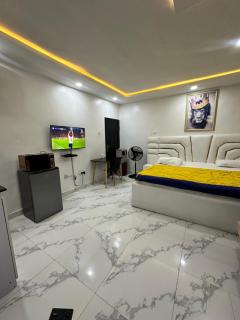 Spacious and luxurious studio apartment in OguduGRA - Lagos - 6
