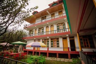 LIGHTWORKERS Hostel & Cafe - 8