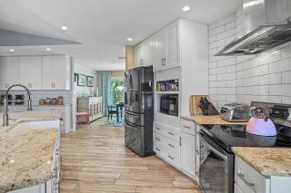Schell-Topia Lake Front - Lochmoor Waterway Estates - 7