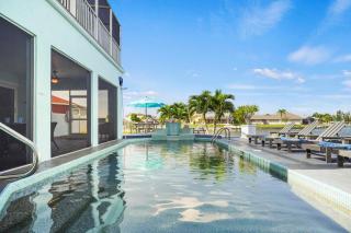Schell-Topia Lake Front - Lochmoor Waterway Estates - 0