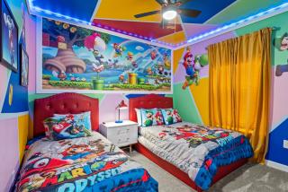 Lakeview 5BR with Game Room and Pool, Near Disney - 2