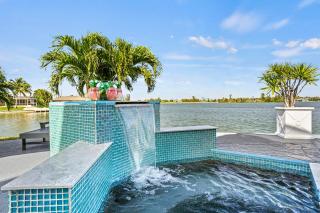 Schell-Topia Lake Front - Lochmoor Waterway Estates - 2