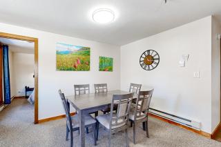 Mountain View Lakeside Retreat - 1