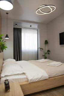 Stylish 2BR Flat with Balcony & Workspace - 3