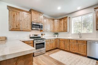 Near Lakes and Trails Cabin in Duck Creek Village! - Duck Creek Village - 2