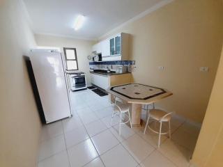 Apartamento no Guarujá Pintagueiras 1 quadra do mar - 2 vagas - próx ao shopping, feirinha, barzinhos e restaurantes - Guarujá - 4