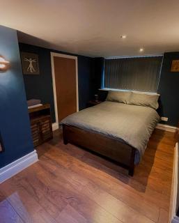 Blue Riad Hot tub and fireplace luxury apartment - East Grinstead - 0