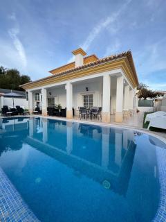 Villa Bonita Guesthouse Albufeira Old Town - Albufeira - 1