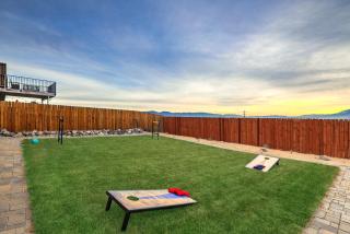 Panoramic Views, Close to Everything, Comforts of Home, 2 bed, 2 bath - Reno - 9
