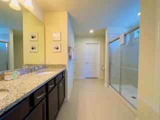 Near Disney Themed Luxury 5Bd Home Private Pool - Kissimmee - 5