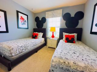 Near Disney Themed Luxury 5Bd Home Private Pool - Kissimmee - 1