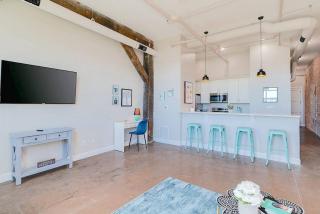 Breakfast at Tiffanys Downtown Newport News - 7