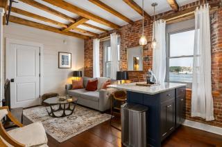 Tugboat Vista 2 Bedroom Downtown Portsmouth - Portsmouth - 8