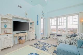 Penthouse By The Sea Huge Home with Amazing Views - 7