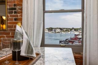 Tugboat Vista 2 Bedroom Downtown Portsmouth - Portsmouth - 6