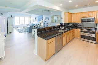 Penthouse By The Sea Huge Home with Amazing Views - 6