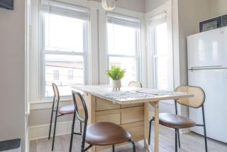 Downtown House Sleeps 10 with 3 King Beds and More - Portsmouth - 9