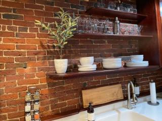City Loft Group Getaway King Downtown Location - Newburyport - 3