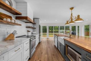 Comforting Lakeside Retreat - - 7