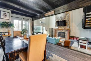 Mtn-View Gem with Deck and Hot Tub in Tannersville - Tannersville - 4