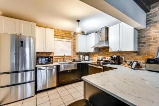 Mtn-View Gem with Deck and Hot Tub in Tannersville - Tannersville - 3