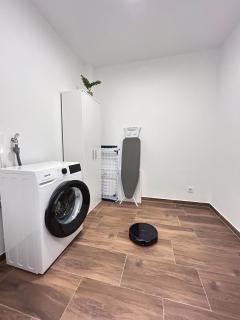Moderne Wohnung mit Balkon - nahe Kurpark & Messezentrum - 1