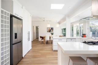 Whispering Woodlands with Pool and Tennis Court - Mount Eliza - 3