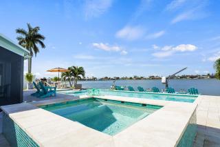 Sunset Cottage Lake Front - Lochmoor Waterway Estates - 7