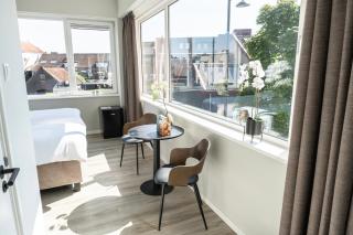 Spacious Suite w AC, City Center - 5