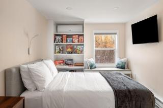 Modern Private Stay with Luxury Amenities - Newport - 6