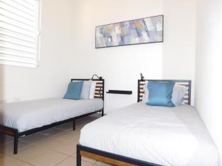 Apartment Close to Beach & Private Parking - San Juan - 3