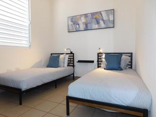 Apartment Close to Beach & Private Parking - San Juan - 1