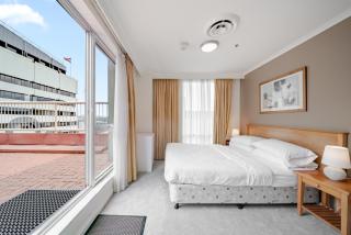 Spacious 1-Bed with City Amenities - Canberra - 2