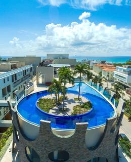 Big loft 2br 2.5bth one block the beach - 0