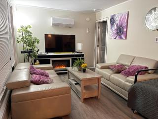 Algonquin S Lakeview 3BR H-Tub W-Stove Sandy Beach - Wilberforce - 5