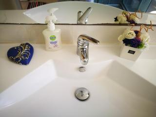 Monique's AirCon Rm Prvt BthRm TV - 5