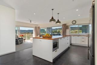Fairway views entire home - Matamata - 7